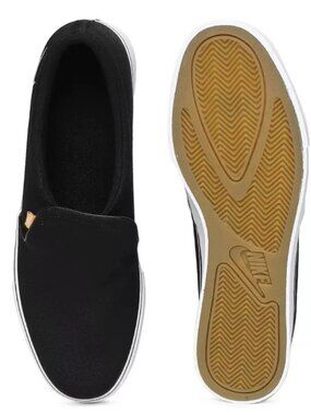 NIKE WOMEN'S SLIP ON SHOES size 5 NEW!!